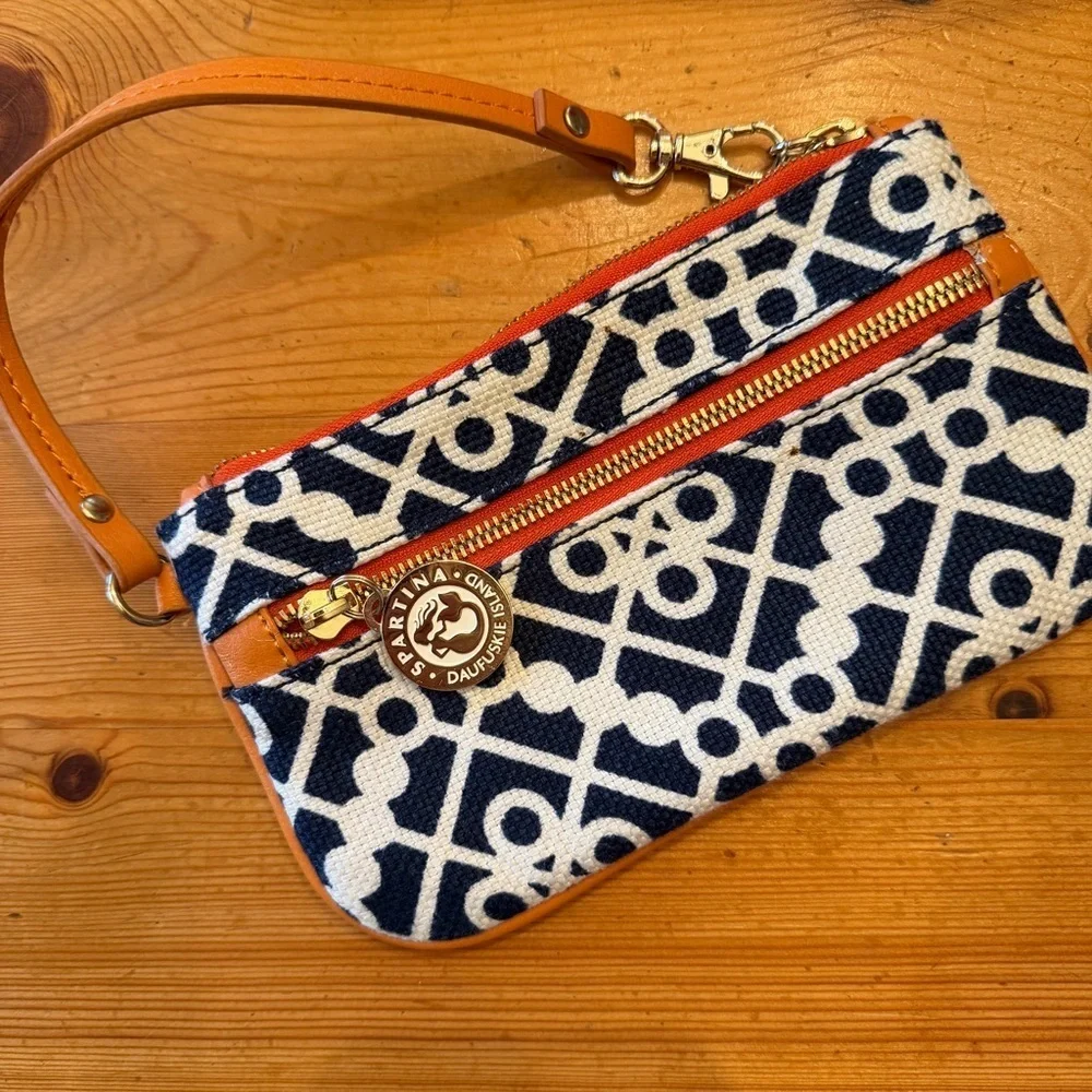 Spartina 4Natural Linen Leather Wristlet  Zip Top New without Tags